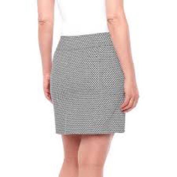 S.C.& CO. 360 Tummy Control Skort Size XXL White and Small Black Medallion Print - Picture 3 of 13